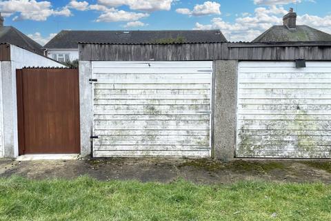 Garage for sale, Garage to the Rear of 7(A) Broadview Avenue, Grays, RM16 2NJ