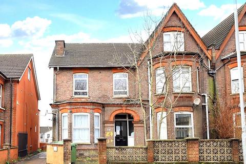 Studio for sale, Flat 8, 27 Biscot Road, Luton, LU3 1AH