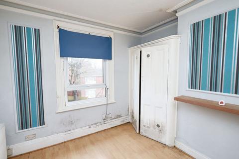 Studio for sale, Flat 8, 27 Biscot Road, Luton, LU3 1AH