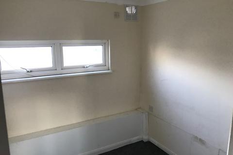 2 bedroom flat for sale, 8 Lanham Place, Basildon, SS13 1PX