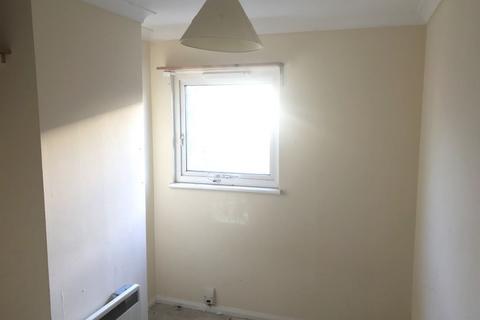 2 bedroom flat for sale, 8 Lanham Place, Basildon, SS13 1PX