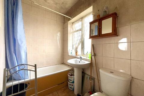 1 bedroom flat for sale, 606(B) Greenford Road, Greenford, UB6 8QU