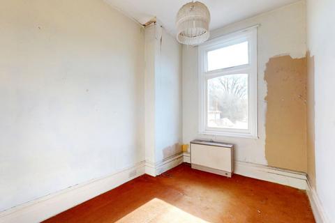 2 bedroom flat for sale, 37(B) Arlow Road, Winchmore Hill, N21 3JS