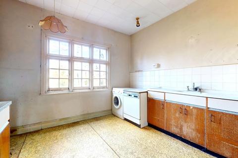 2 bedroom flat for sale, 37(B) Arlow Road, Winchmore Hill, N21 3JS