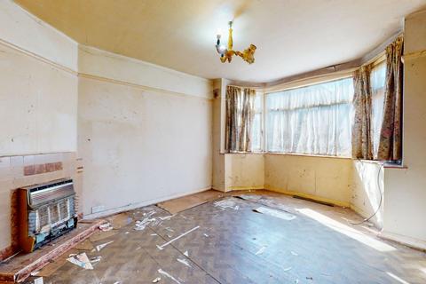 3 bedroom terraced house for sale, 13 Queens Grove Road, North Chingford, E4 7BT