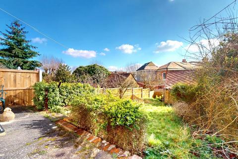 40 Redston Road, London, N8 7HJ