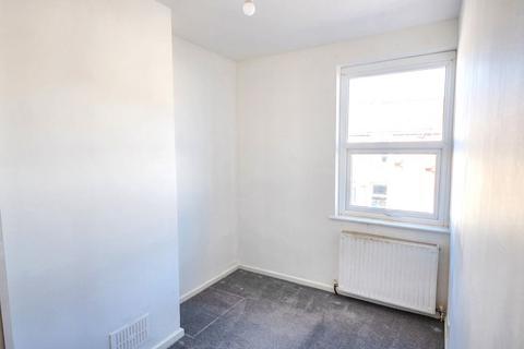 65 Bright Street, Swindon, SN2 8BX