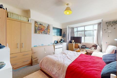 1 bedroom flat for sale, 16/16(A) Great North Way, Hendon, NW4 1HY