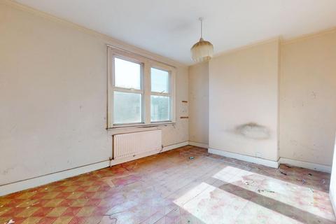 13 Charnwood Road, London, SE25 6NT
