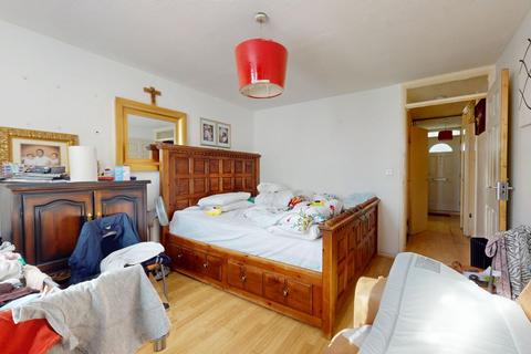 1 bedroom flat for sale, 29 Tanners End Lane, Edmonton, N18 1PG