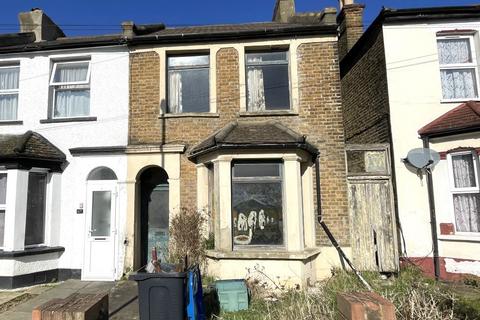 4 bedroom end of terrace house for sale, 69 Livingstone Road, Thornton Heath, CR7 8JX