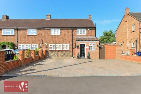 4 bedroom end of terrace house for sale, St. Cuthberts Road, Hoddesdon EN11