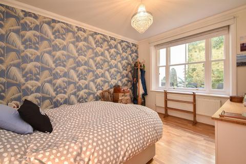 2 bedroom flat for sale, Warrior Square, St. Leonards-On-Sea