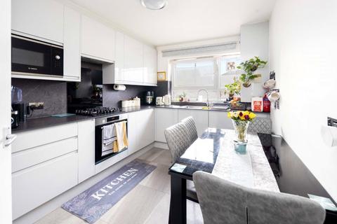 2 bedroom flat for sale, Alnwick Road, Beckton, London, E16