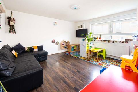 2 bedroom flat for sale, Alnwick Road, Beckton, London, E16