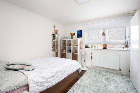 2 bedroom flat for sale, Alnwick Road, Beckton, London, E16