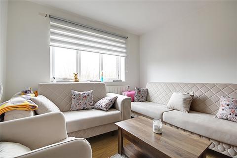 1 bedroom flat for sale, Waddington Close, Enfield, EN1