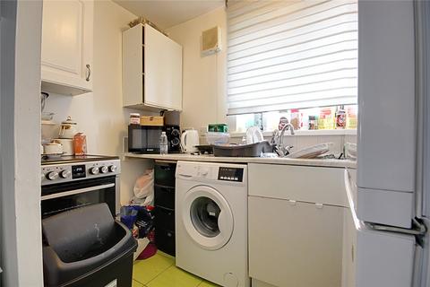 1 bedroom flat for sale, Waddington Close, Enfield, EN1
