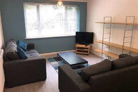 3 bedroom terraced house to rent, Plot Flat C, 16, Tapton House Road Three Bed at Sheffield, Flat C, 16 Tapton House Road S10