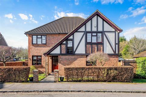 4 bedroom semi-detached house for sale, Croffets, Tadworth