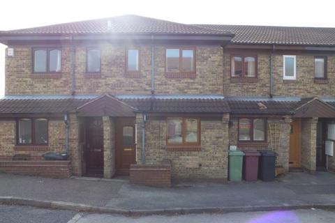 2 bedroom townhouse to rent, Derwent Close, Dronfield, S18 2FQ