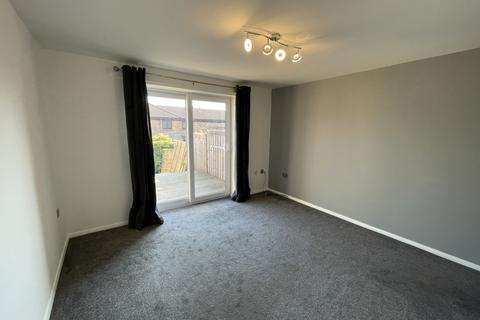 2 bedroom townhouse to rent, Derwent Close, Dronfield, S18 2FQ