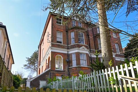 2 bedroom flat for sale, London Road, St. Leonards-On-Sea