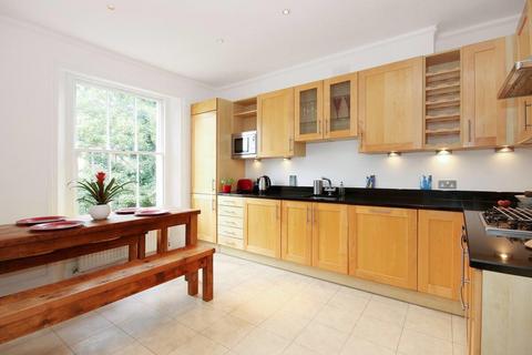 3 bedroom flat to rent, Hampstead Hill Gardens, London NW3