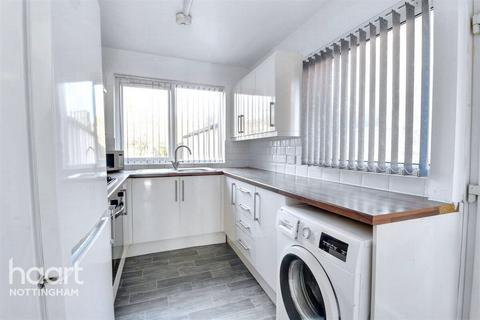 3 bedroom semi-detached house to rent, Westholme Gardens, Nottingham