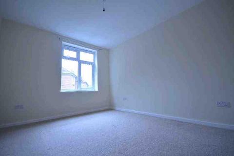 2 bedroom flat to rent, Ashford Road, Hastings