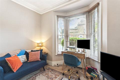 1 bedroom apartment for sale, Grayshott Road, SW11