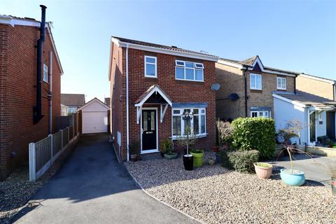 3 bedroom detached house for sale, Meadow Drive, Market Weighton, York