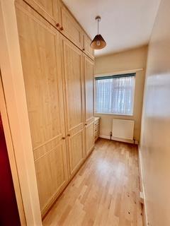 3 bedroom terraced house for sale, Claygate Road