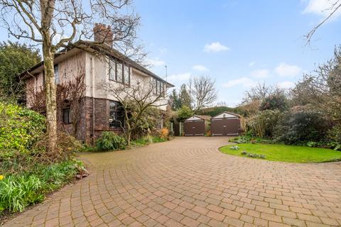 4 bedroom detached house to rent, Grappenhall Road, Stockton Heath, WA4