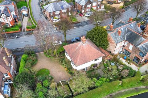 4 bedroom detached house to rent, Grappenhall Road, Stockton Heath, WA4