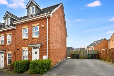 3 bedroom townhouse for sale, Woodside Court, Middleton, Leeds, West Yorkshire