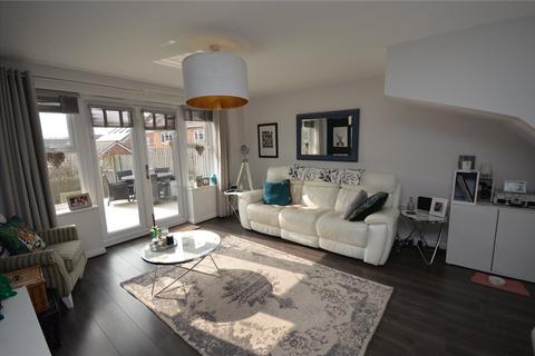 3 bedroom townhouse for sale, Woodside Court, Middleton, Leeds, West Yorkshire