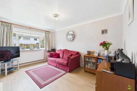 2 bedroom ground floor maisonette for sale, Milford Close, London, SE2