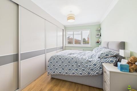 2 bedroom ground floor maisonette for sale, Milford Close, London, SE2