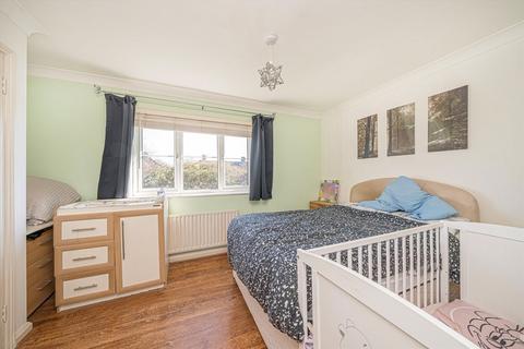 2 bedroom house for sale, Shepherd Close, Feltham TW13