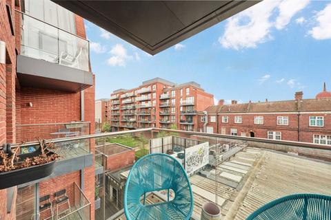 2 bedroom flat to rent, Gaumont Place, London SW2