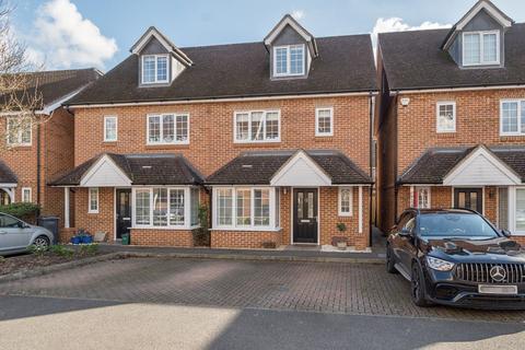 3 bedroom semi-detached house for sale, Woodland Close, Surrey GU7