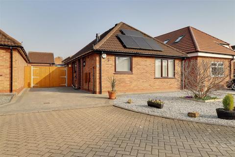 2 bedroom detached bungalow for sale, Manor Drive, Elloughton