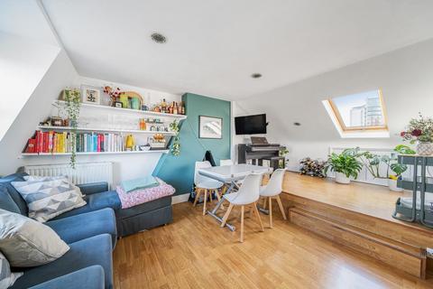 3 bedroom flat for sale, Disraeli Road, Putney