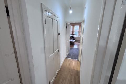 2 bedroom flat to rent, Chingford Mount Road, E4