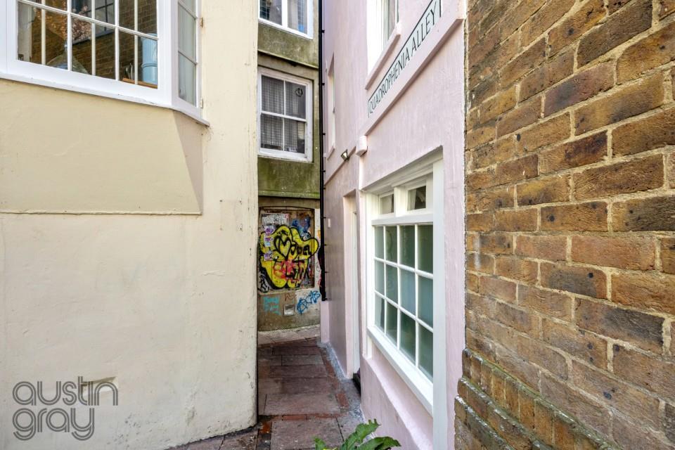 Little East Street, 1-016 (AG).jpg