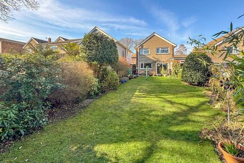 3 bedroom detached house for sale, Chalet Close, Joydens Wood, Kent, DA5