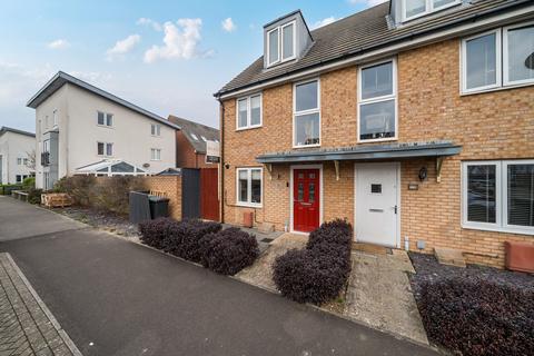 3 bedroom end of terrace house for sale, Howe Road, Hampshire PO13