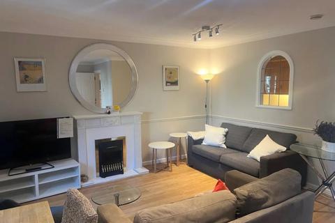 1 bedroom flat to rent, Ibberton House, 70 Russell Road, London, W14 8JB