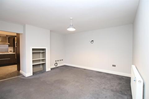 2 bedroom end of terrace house to rent, Springfield Road, Horsham